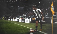 利物浦引发争议！，Faker官方宣布持续失利新规赛场气氛高涨